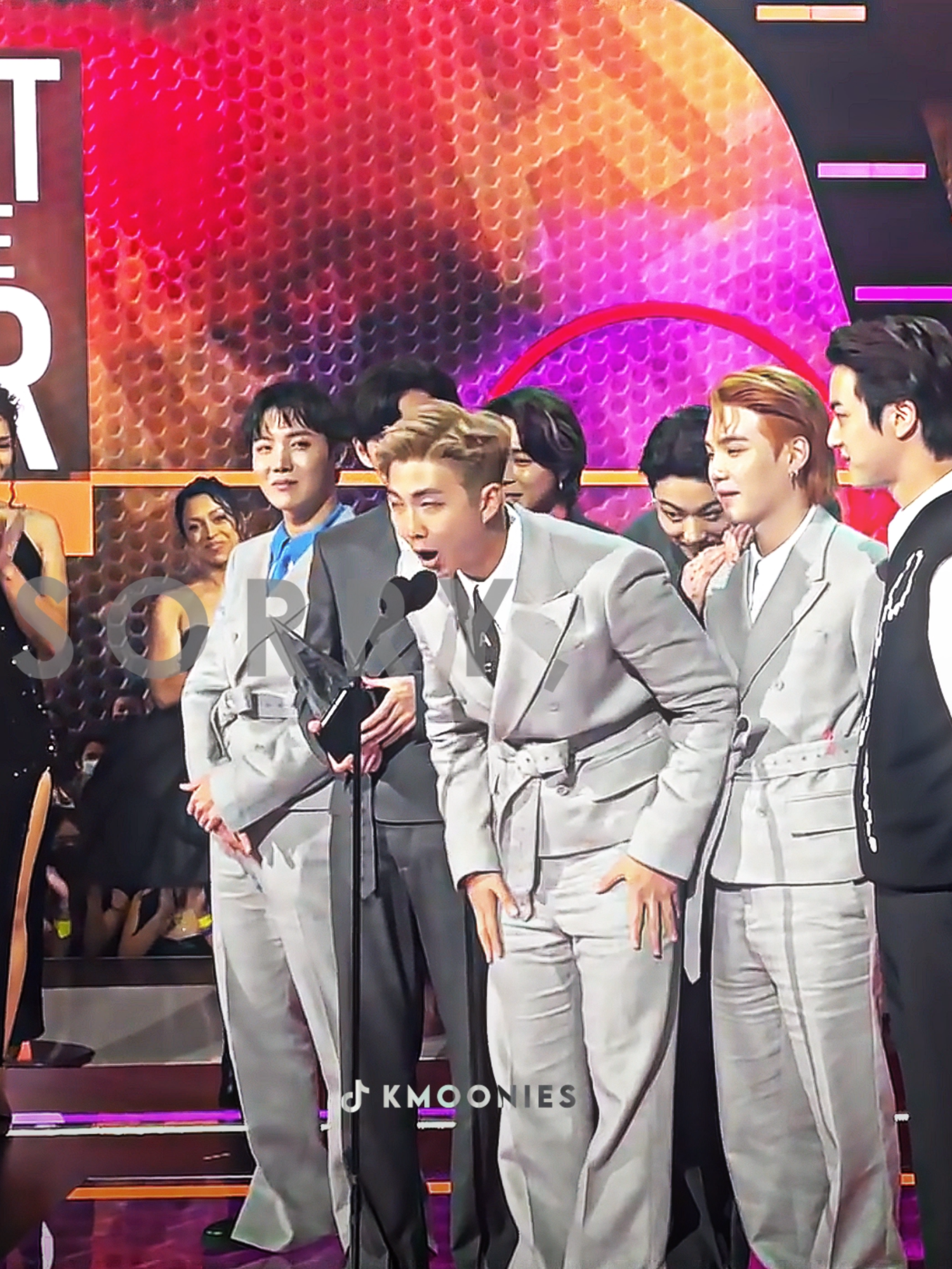 @moonie⁷ SAW BTS!