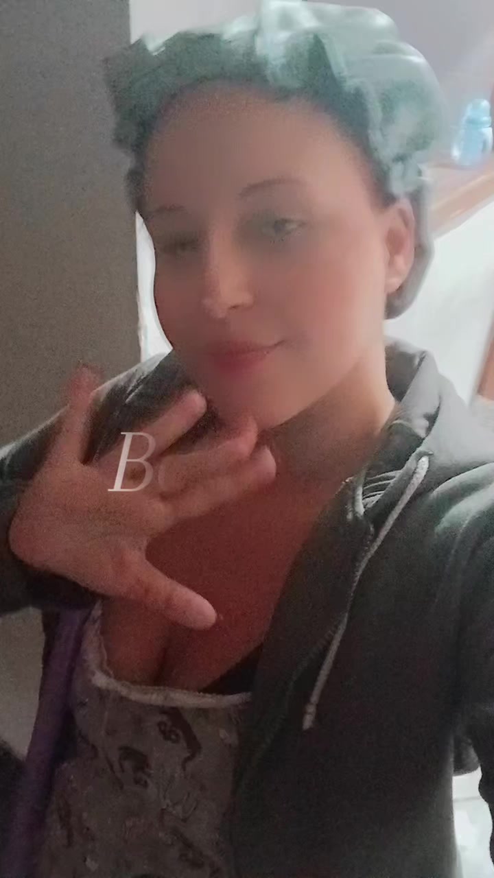 @LaryCastro🧡🦋