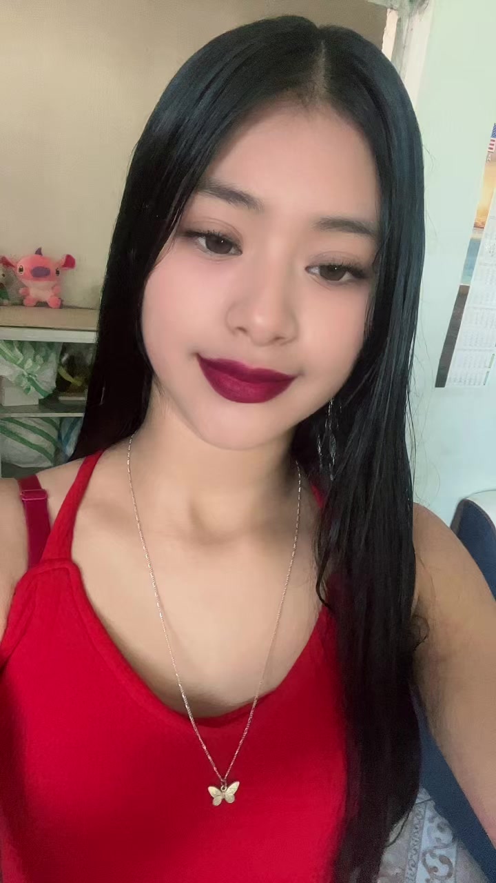@Florecita🖤🤍🌻🍓