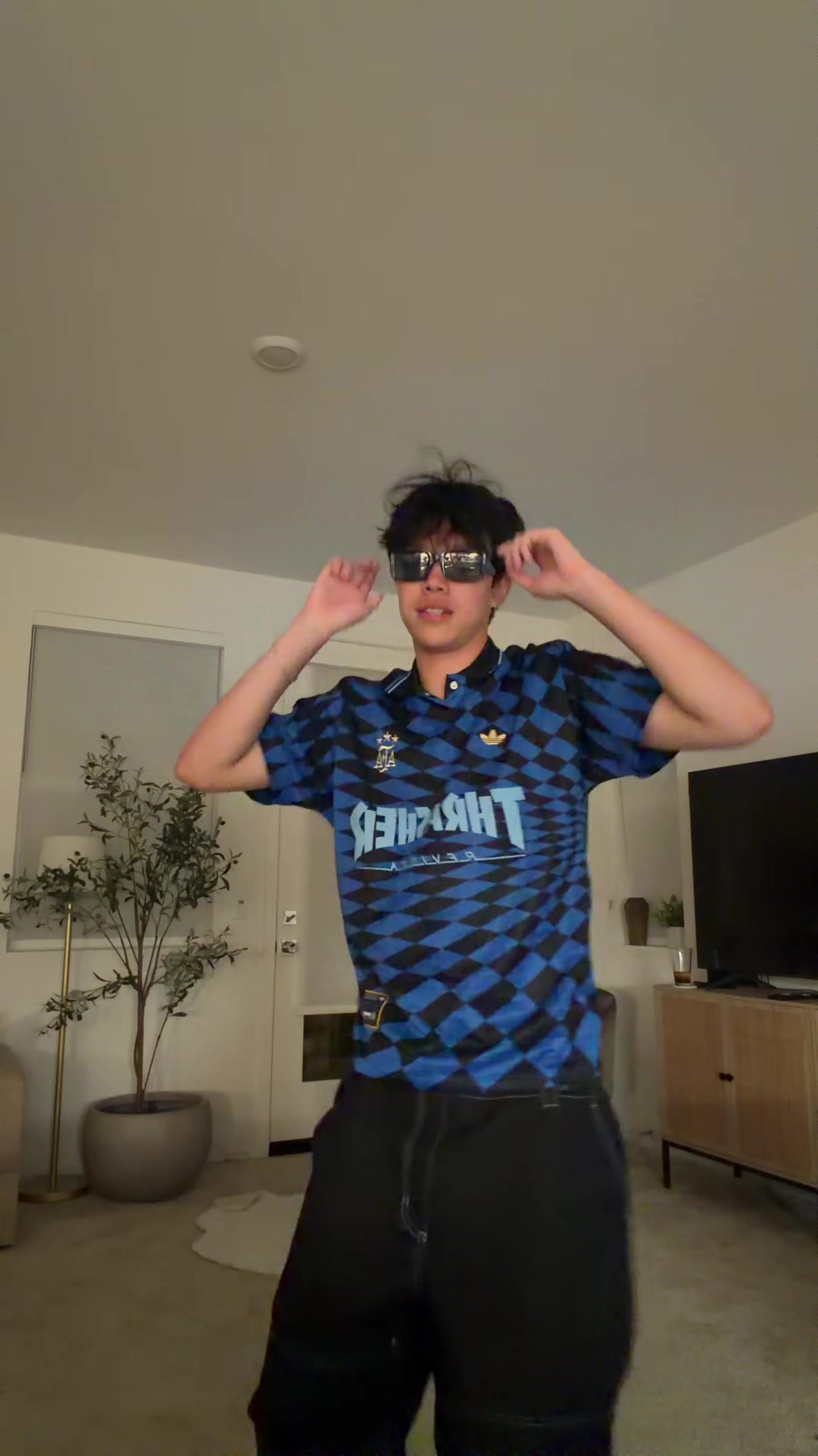 @Royy