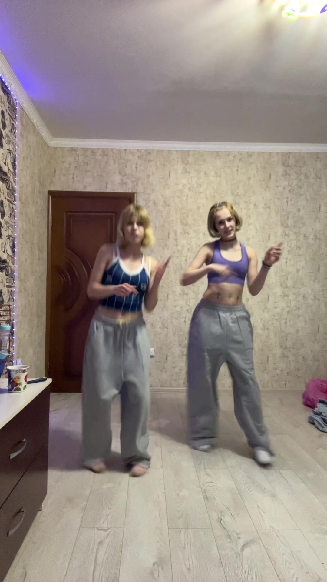 @kriskaa