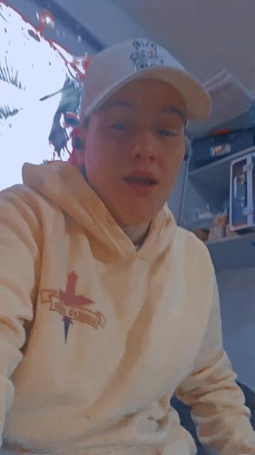 @pineappleonpizza