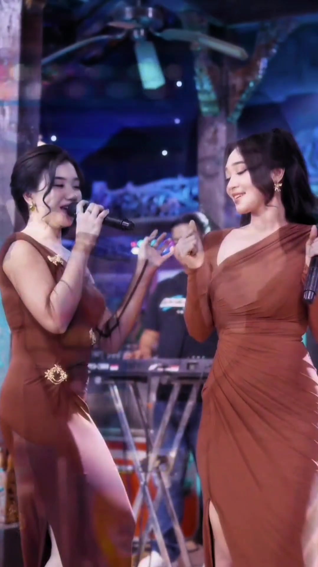 @𝑯𝑲 𝑴𝑼𝑺𝑰𝑪 ♬