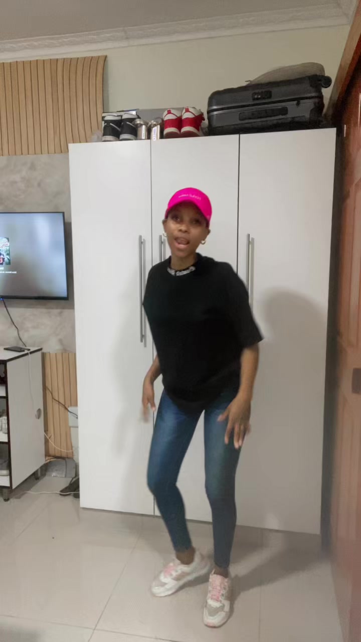 @dineotiny