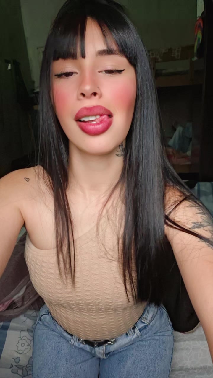 @Camila bor 🎀