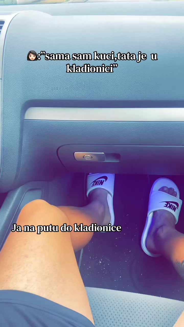 @🦁
