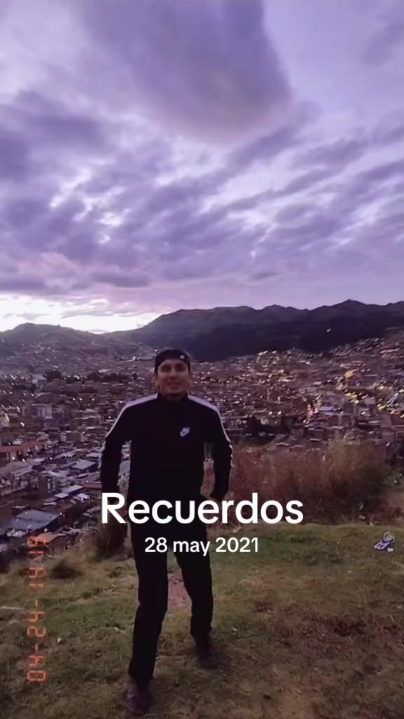 @Ache Nevets Rojas Av