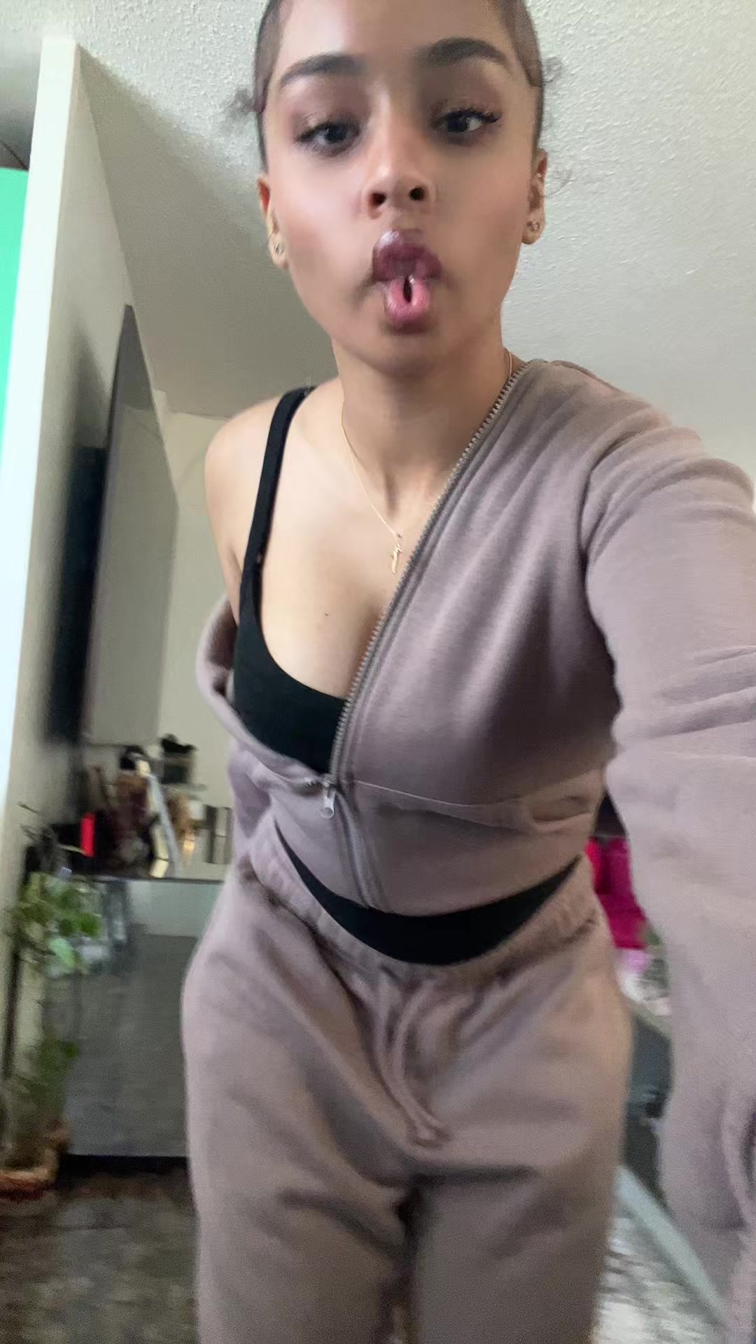 @️