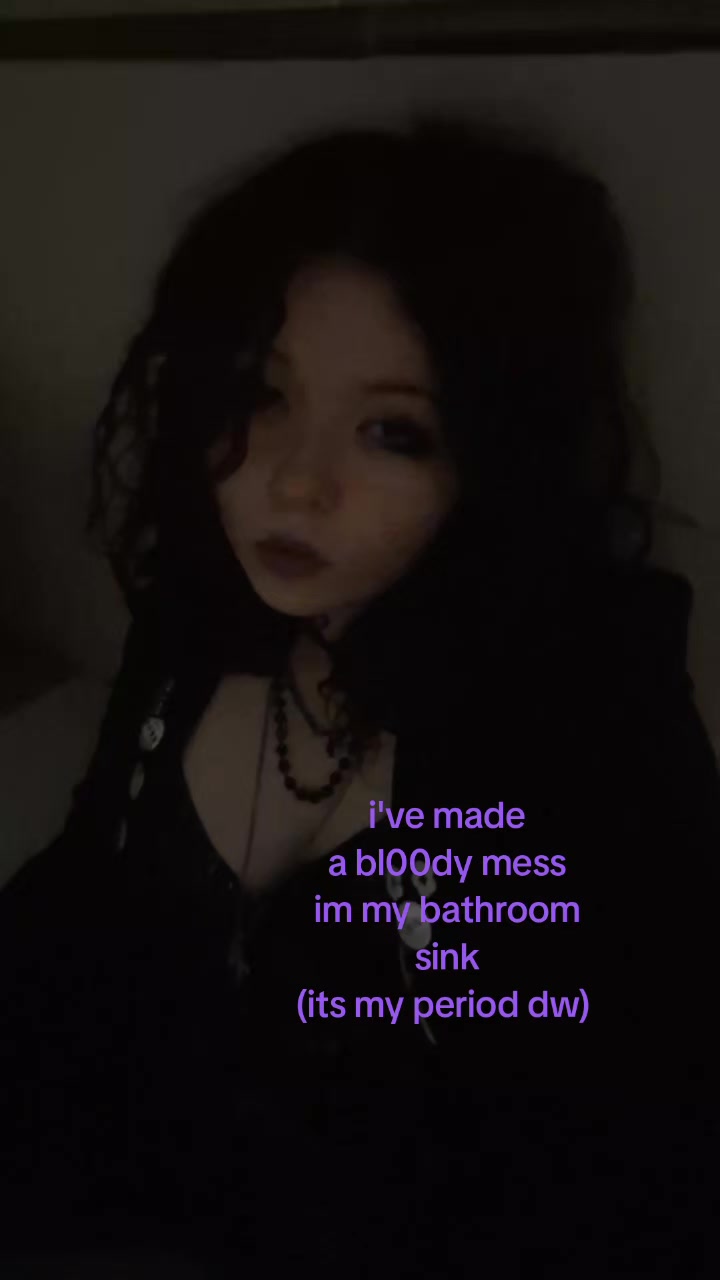 @bloodycheese (i love my cat)