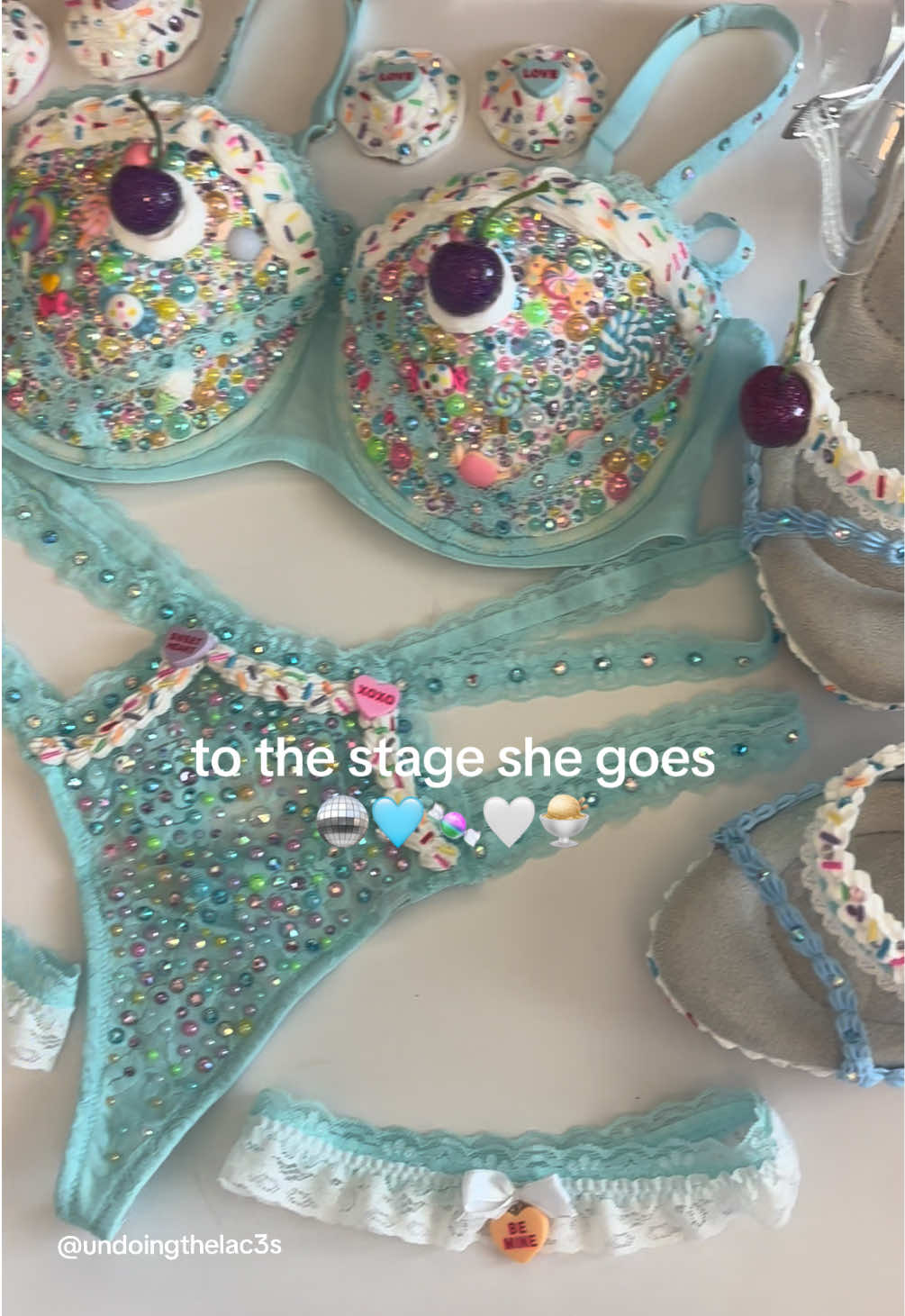 @undoing the laces 🧁🎀