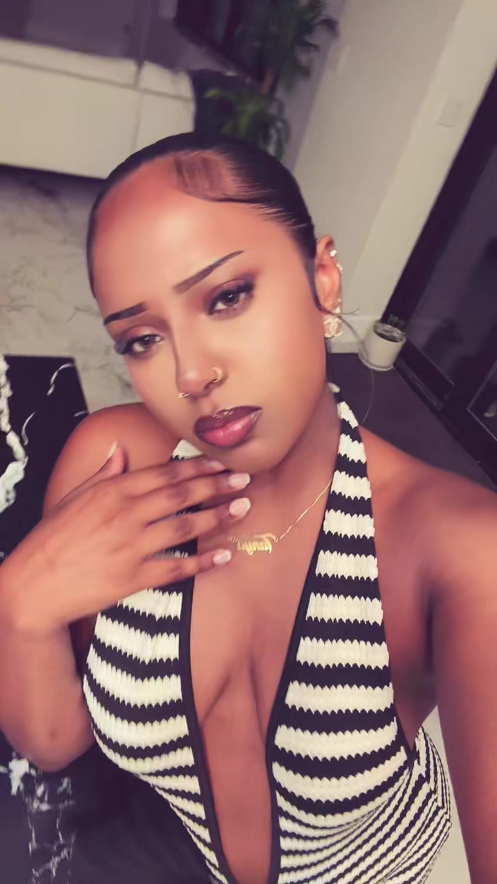 @Nia306