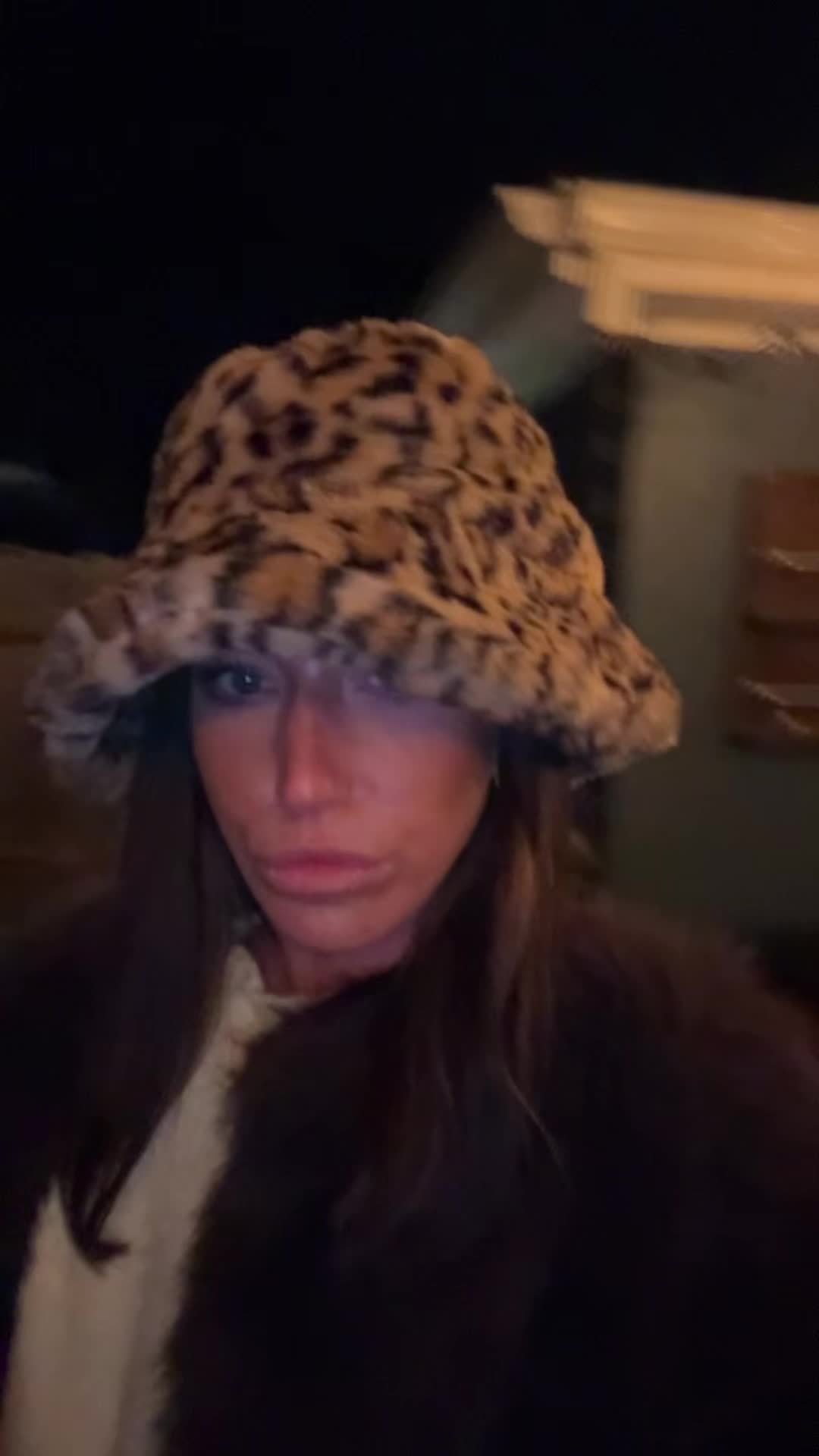 @isabella