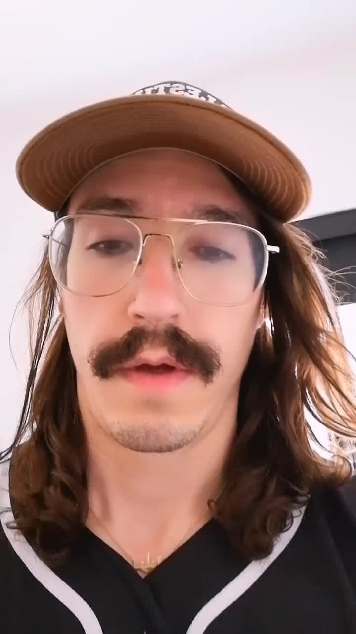 @comradeDillon🌹 ☭