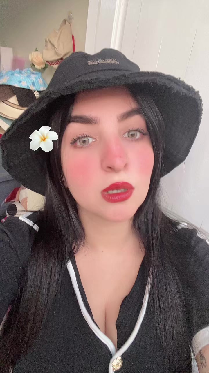 @oumniabetty1