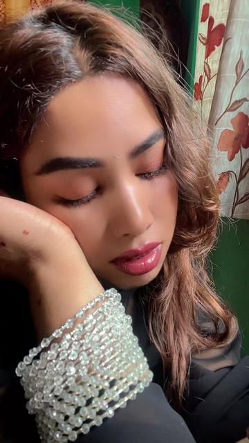 @Shreya🧿