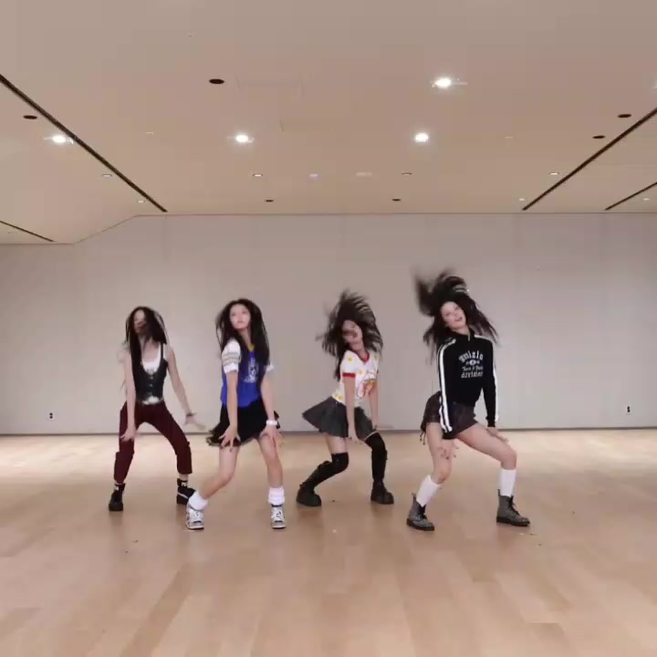 @`⊹
