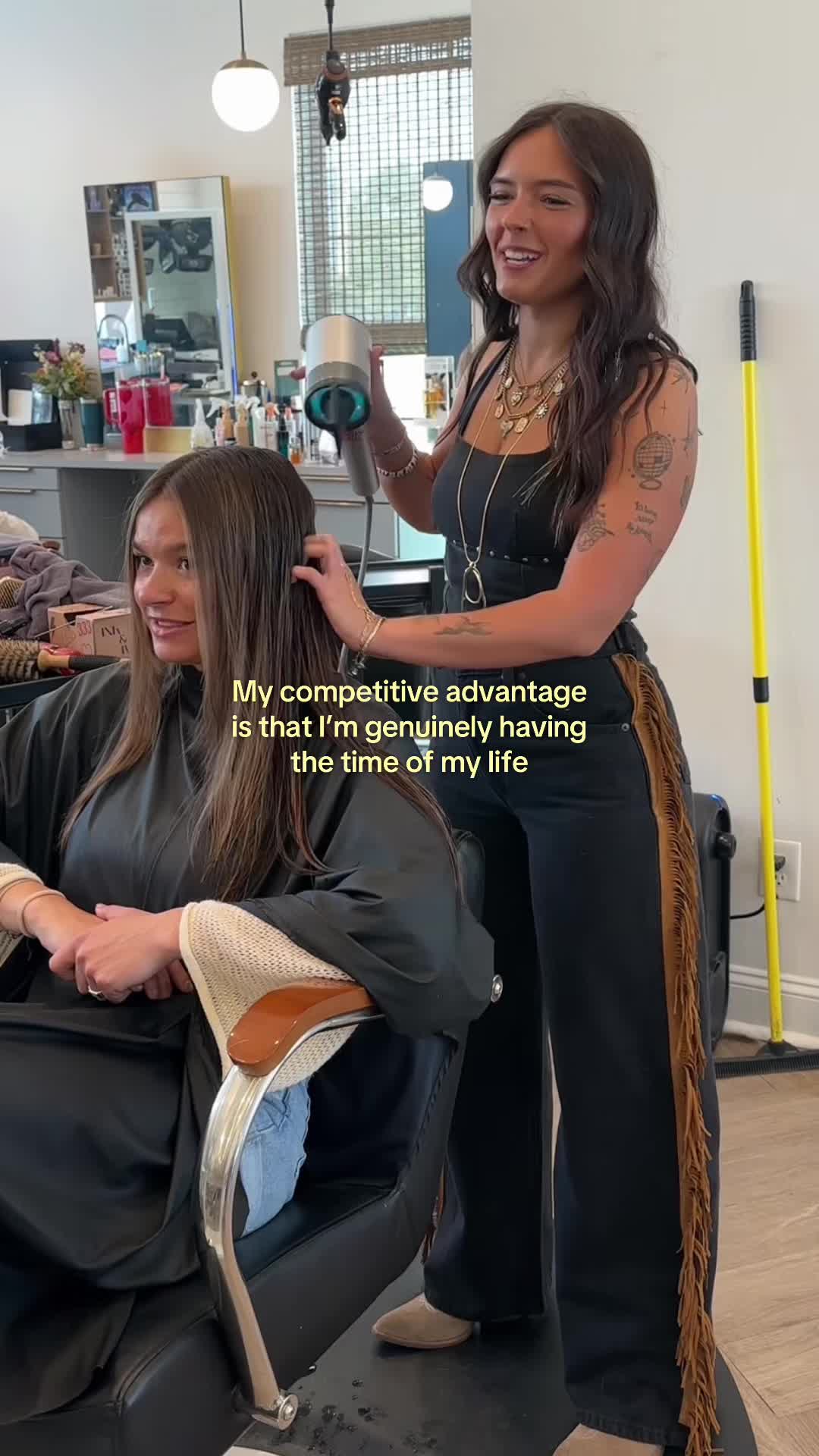 @Ry โ
| IN Hairstylist