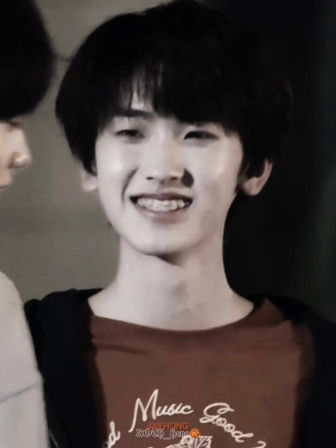 @𝐂𝐡𝐞𝐧𝐘𝐢𝐡𝐞𝐧𝐠_陈奕恒ᥫ᭡