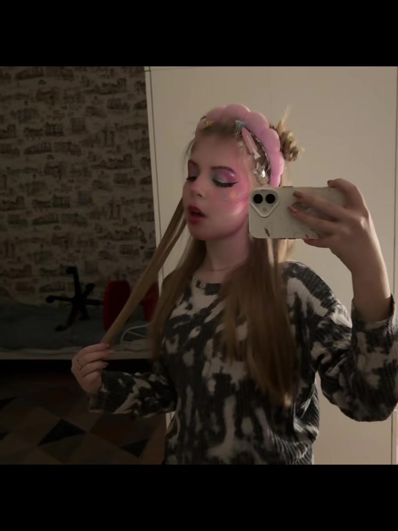 @манька