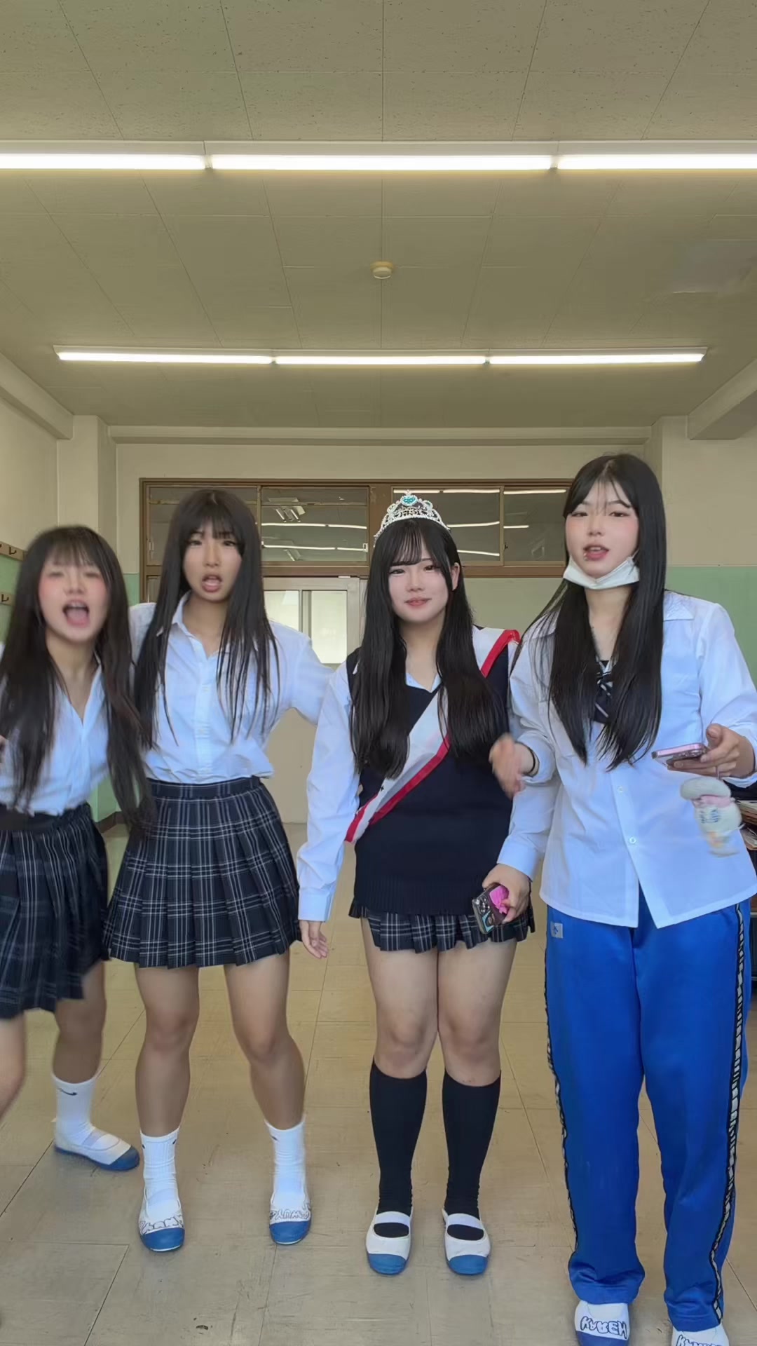 @アヤ