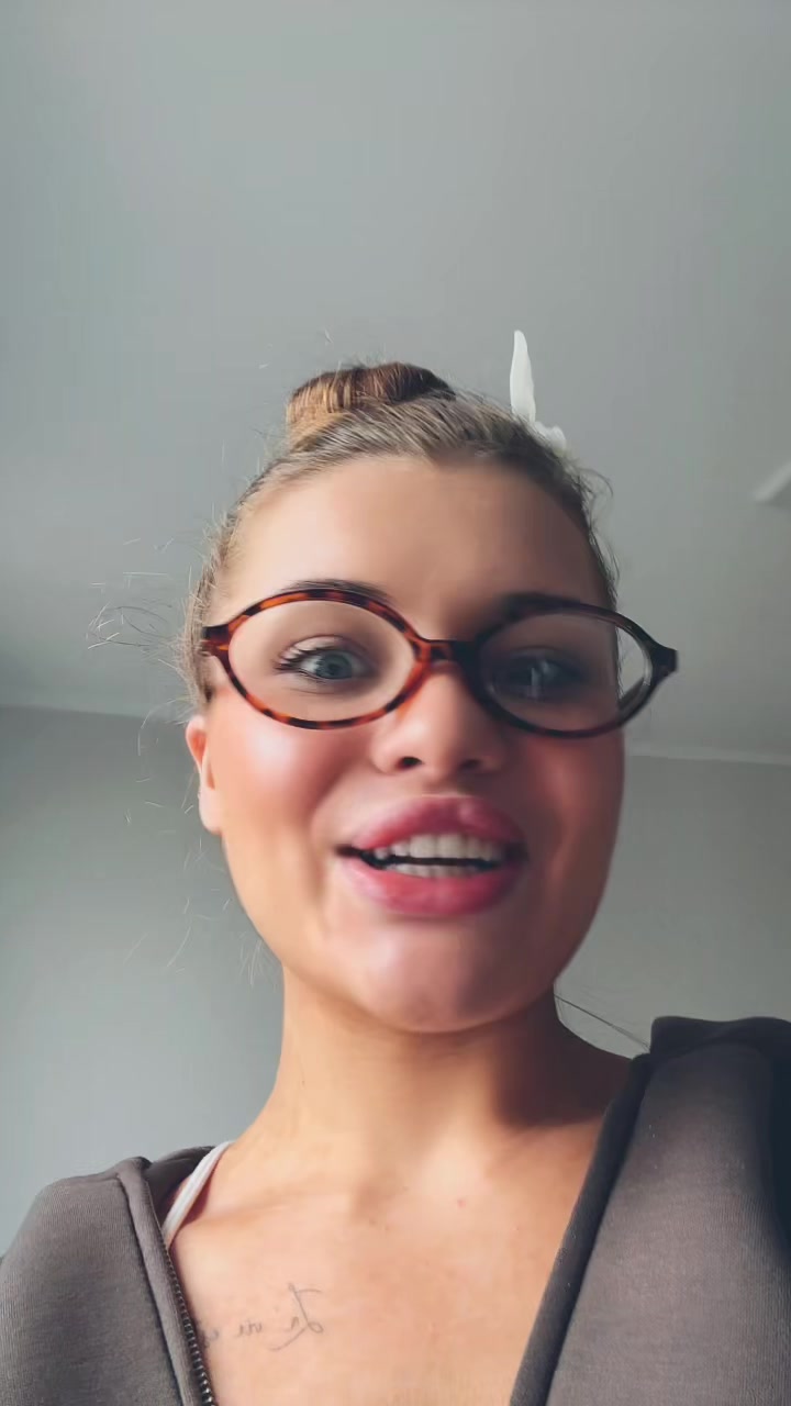 @Yuliia Hodunko