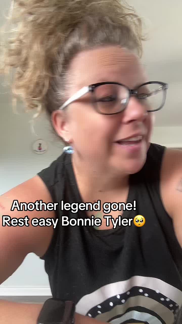 @🇨🇦Ashley P🏳️&zwj;🌈