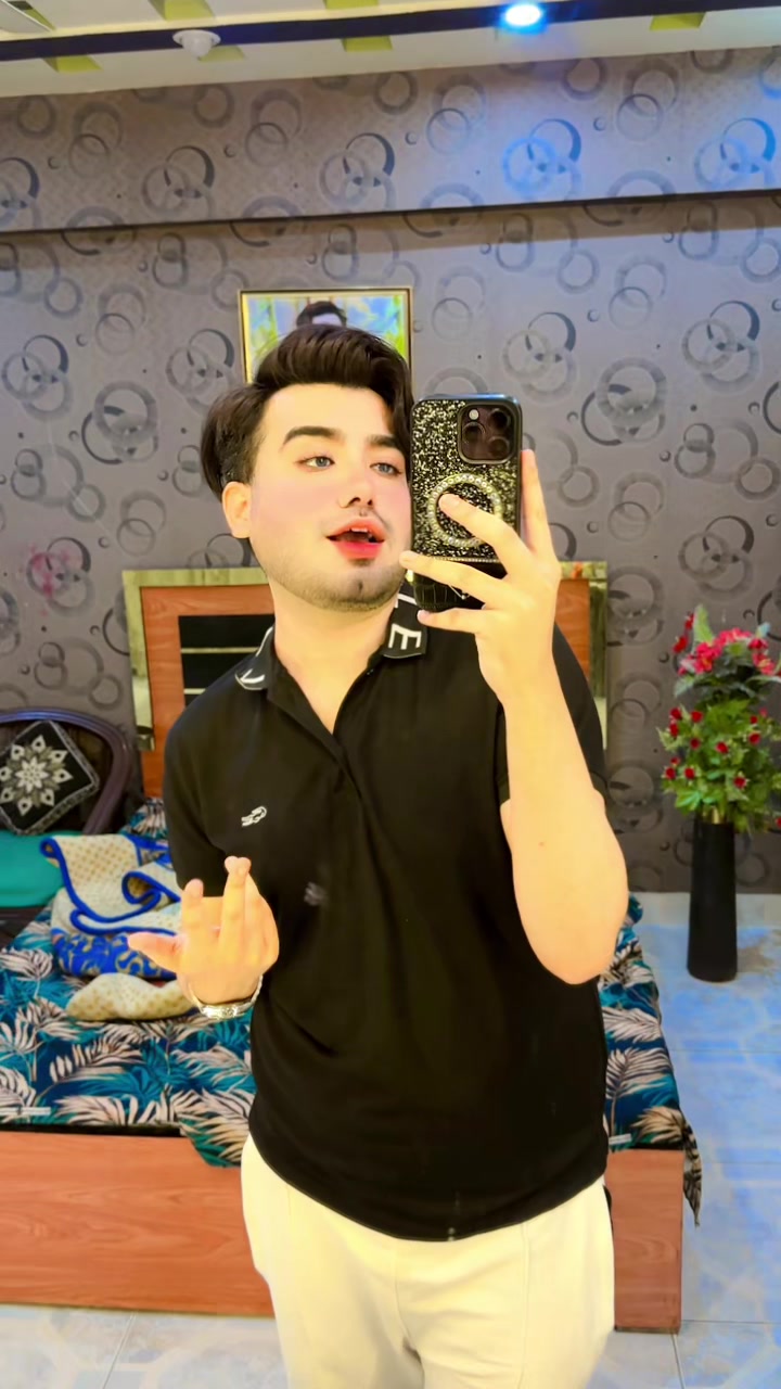 @Cute Boy🥰💯👅🙈