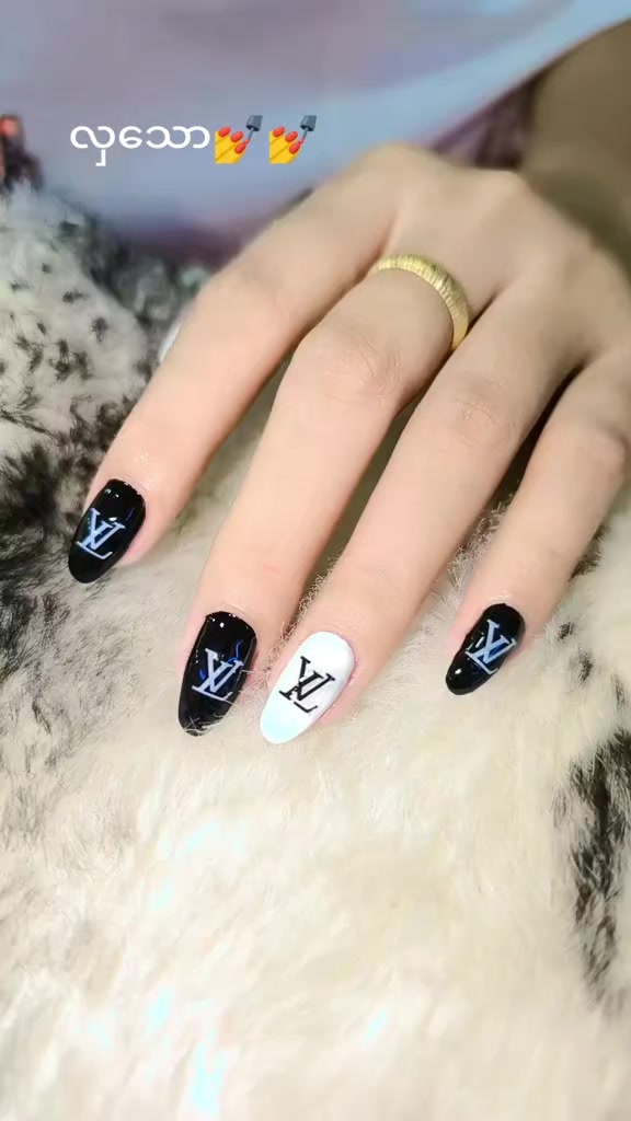@mie mie nails(နန်းရွှေဝါ)