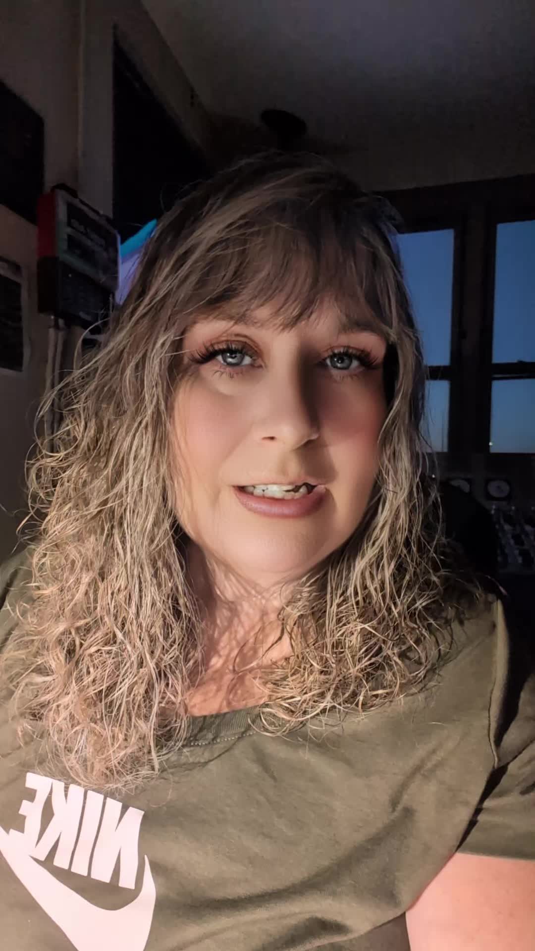 @KellyJo