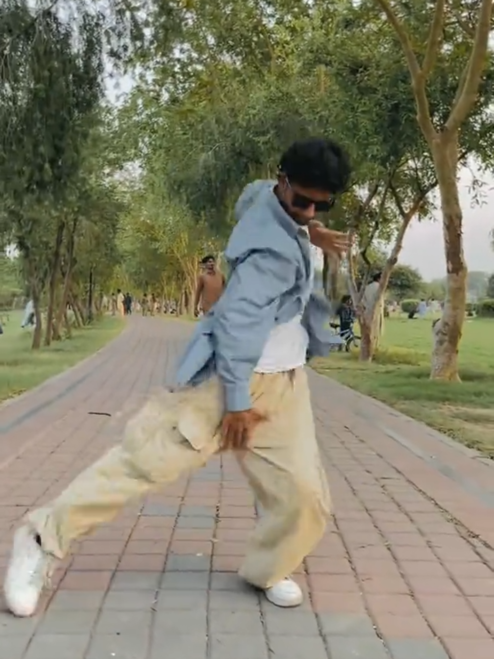 @Pakistani boy