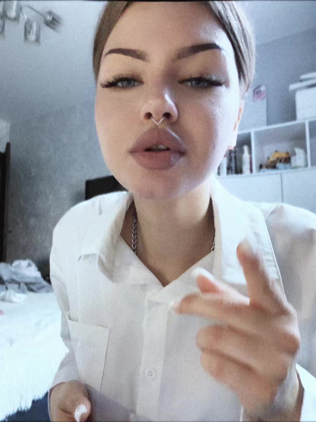 @_.viviixy