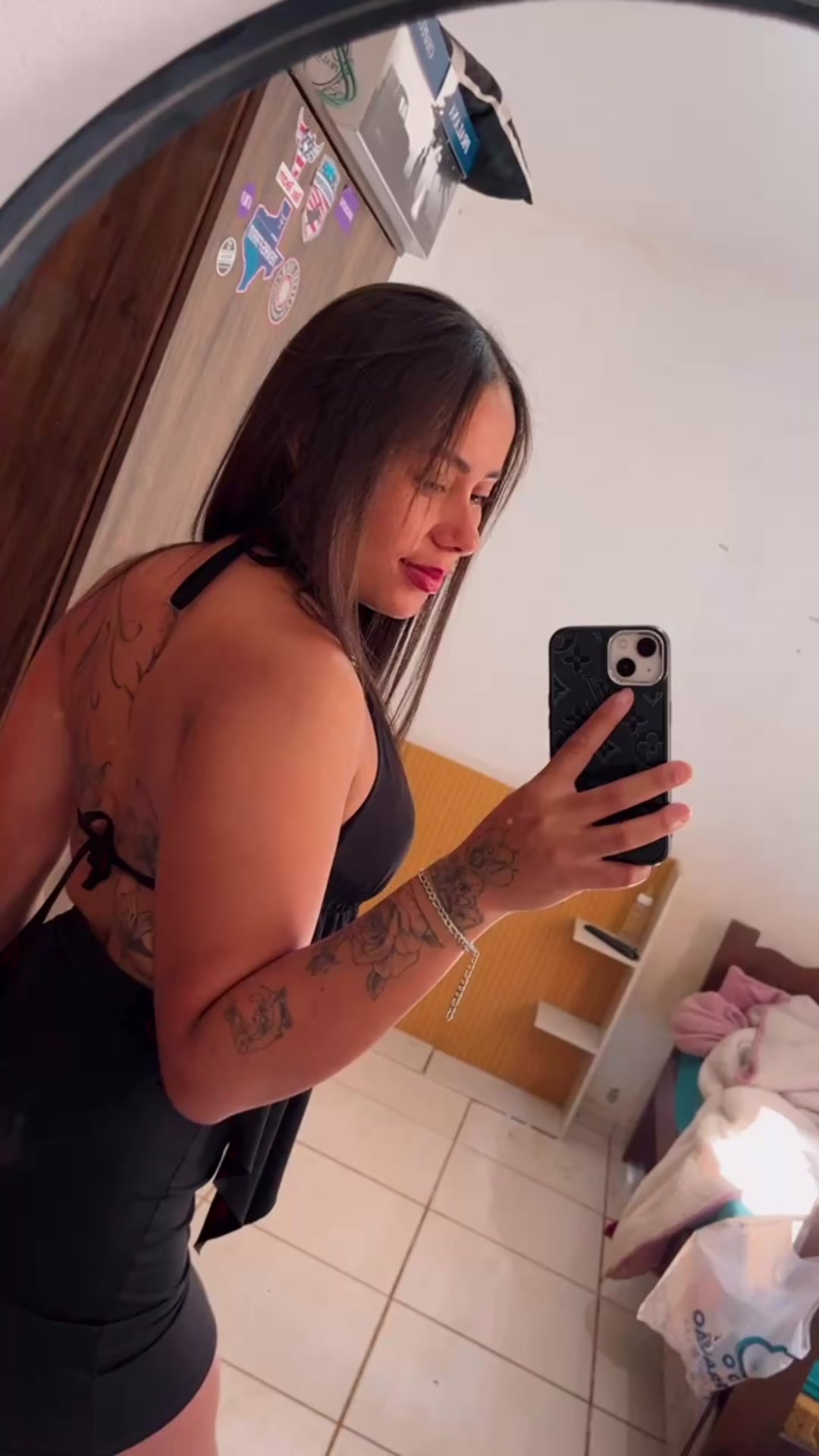 @itsnaraelle