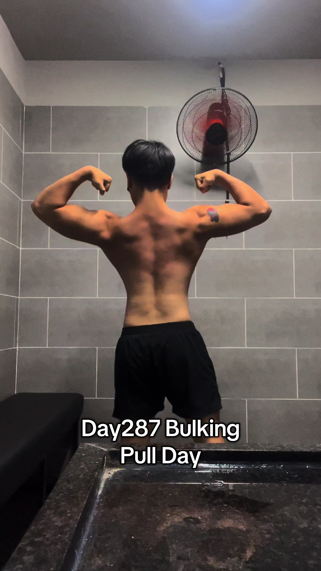 @Kent thích tập gym