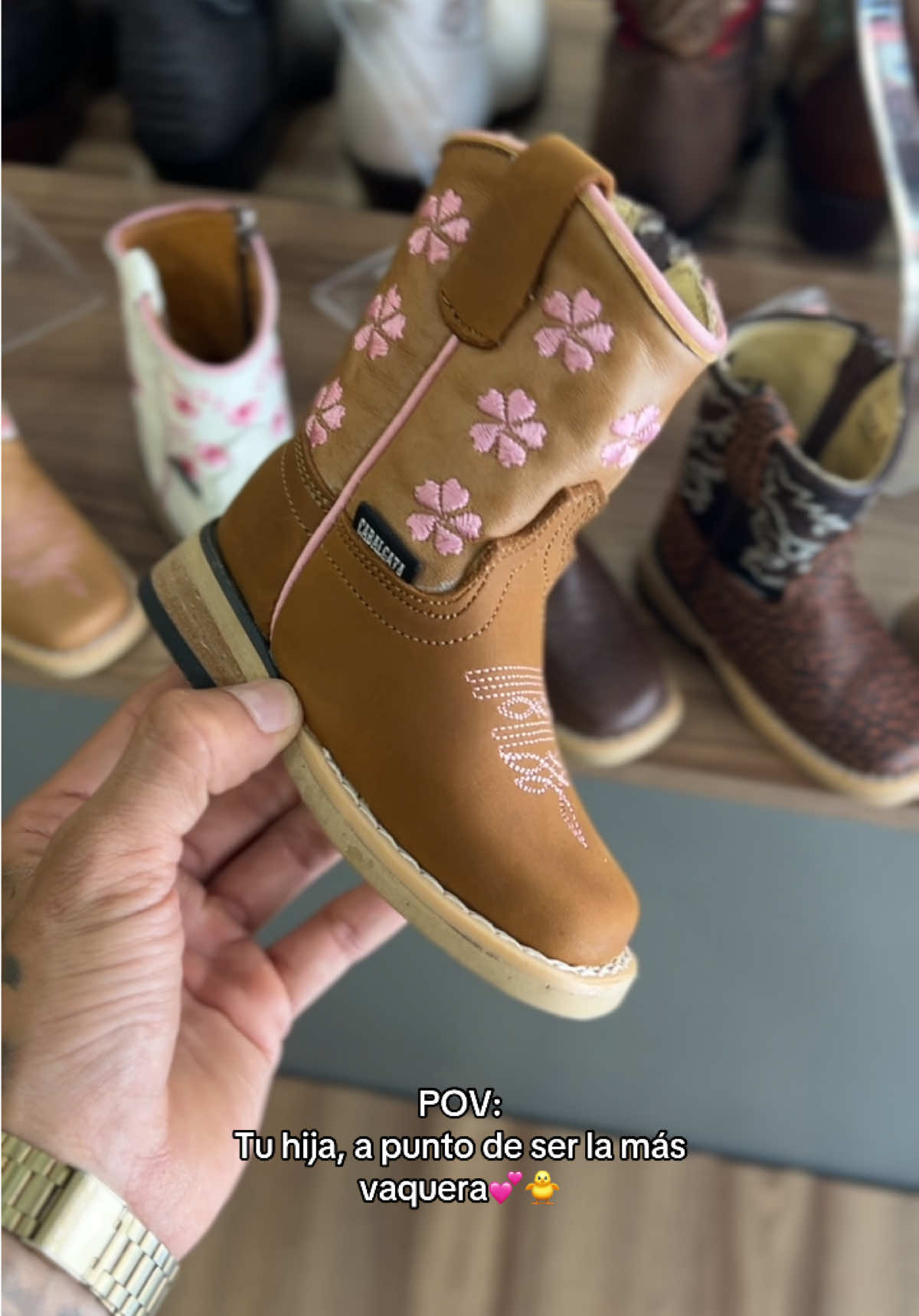 @AndaLuzBoots