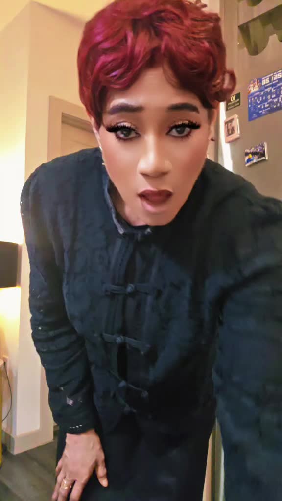 @Demi