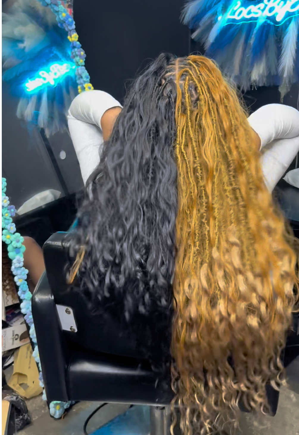 @locsbyessie