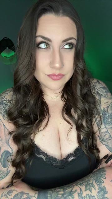 @Greeneyedmom23 (Erin)