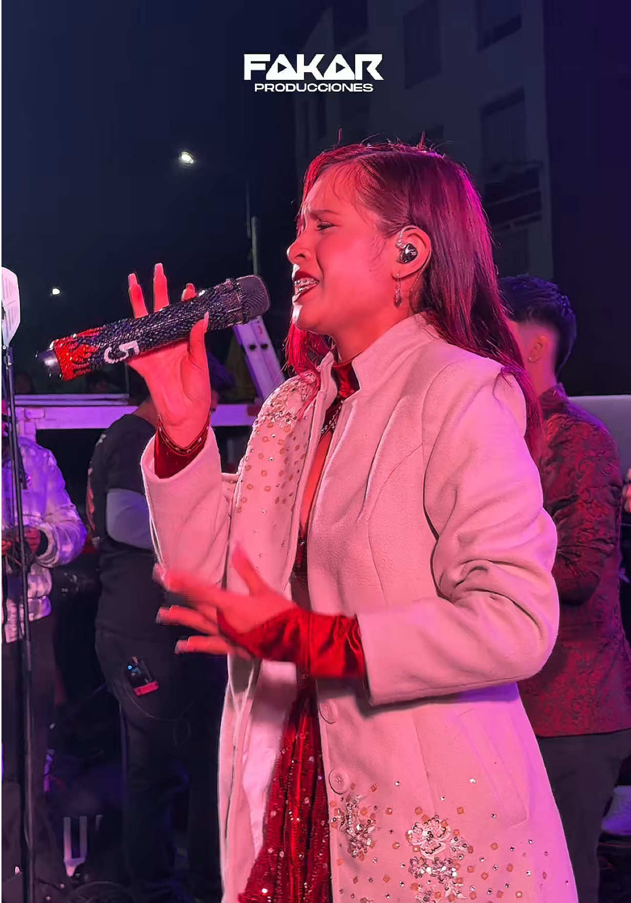 @AMOR REBELDE OFICIAL