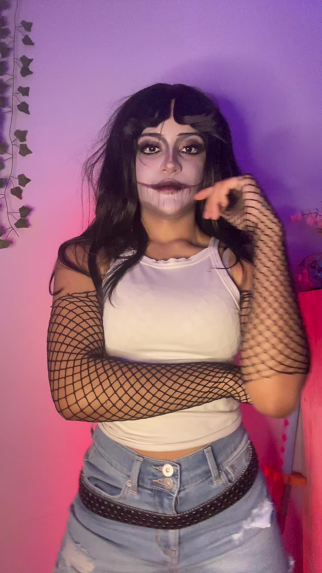 @twitch.tv/uriiblurry