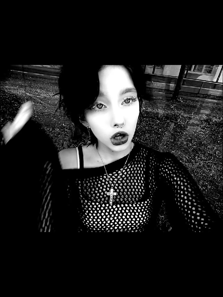 @кто я?👹
