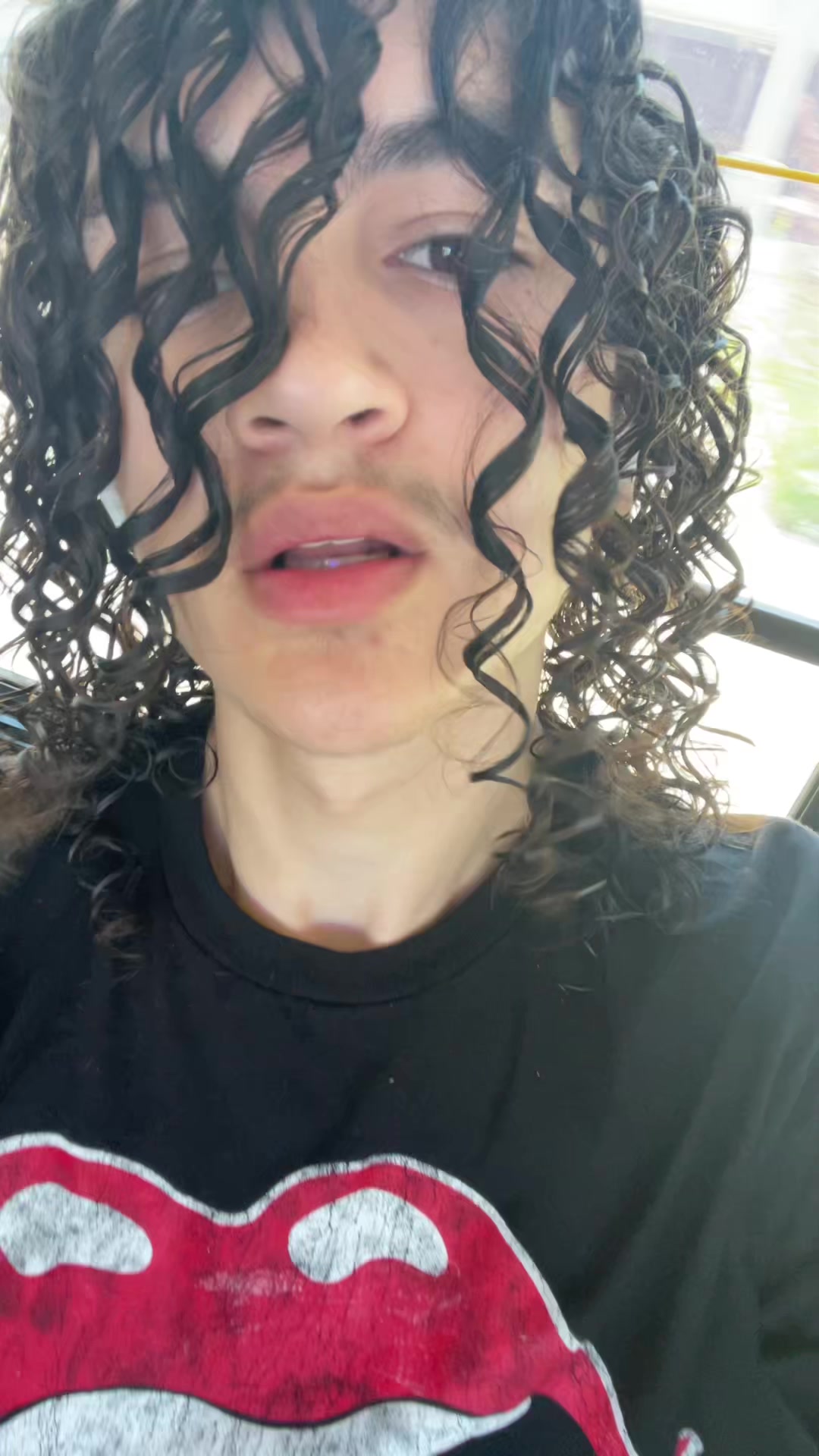 @Thraxr