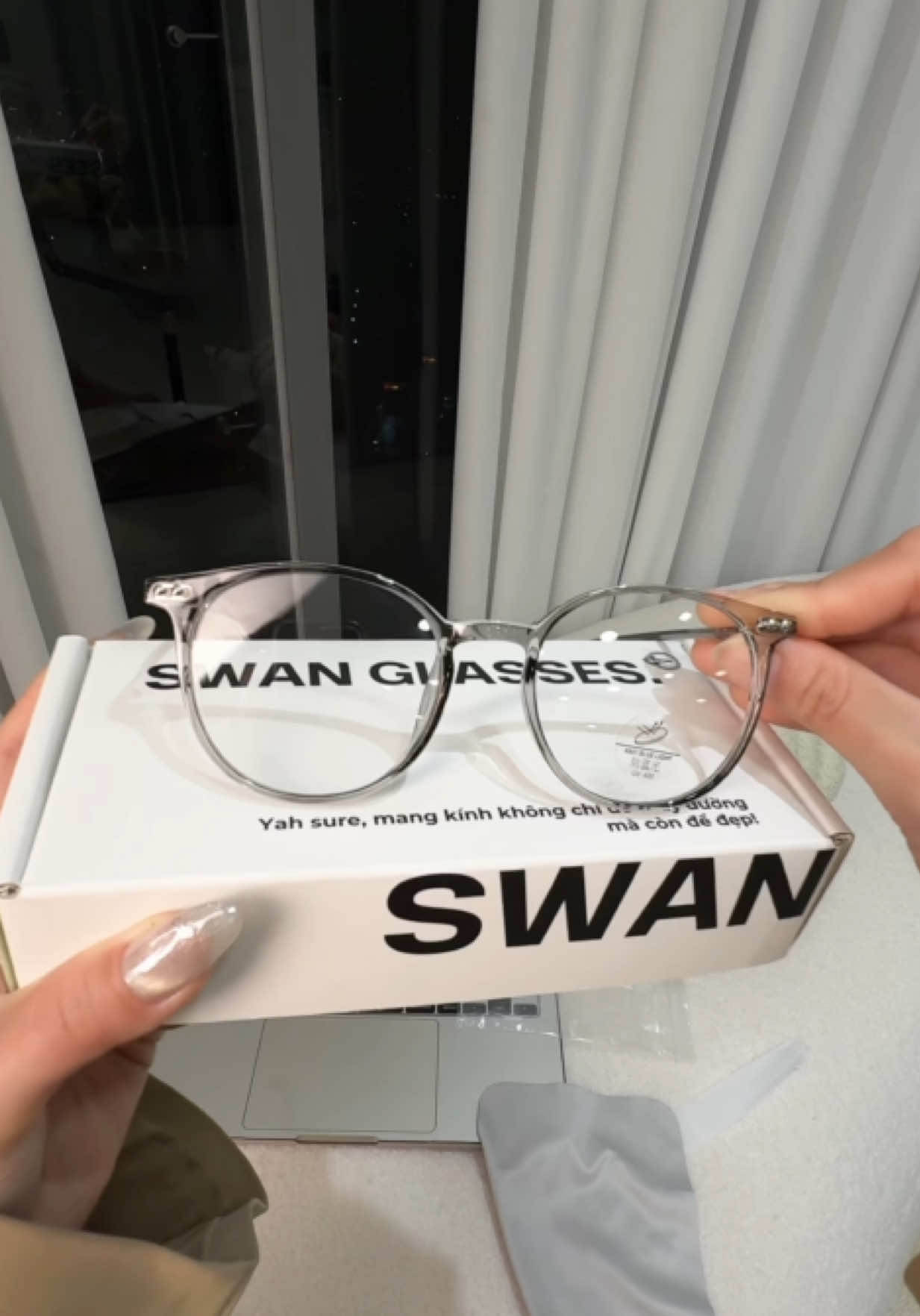 @SWAN GLASSES