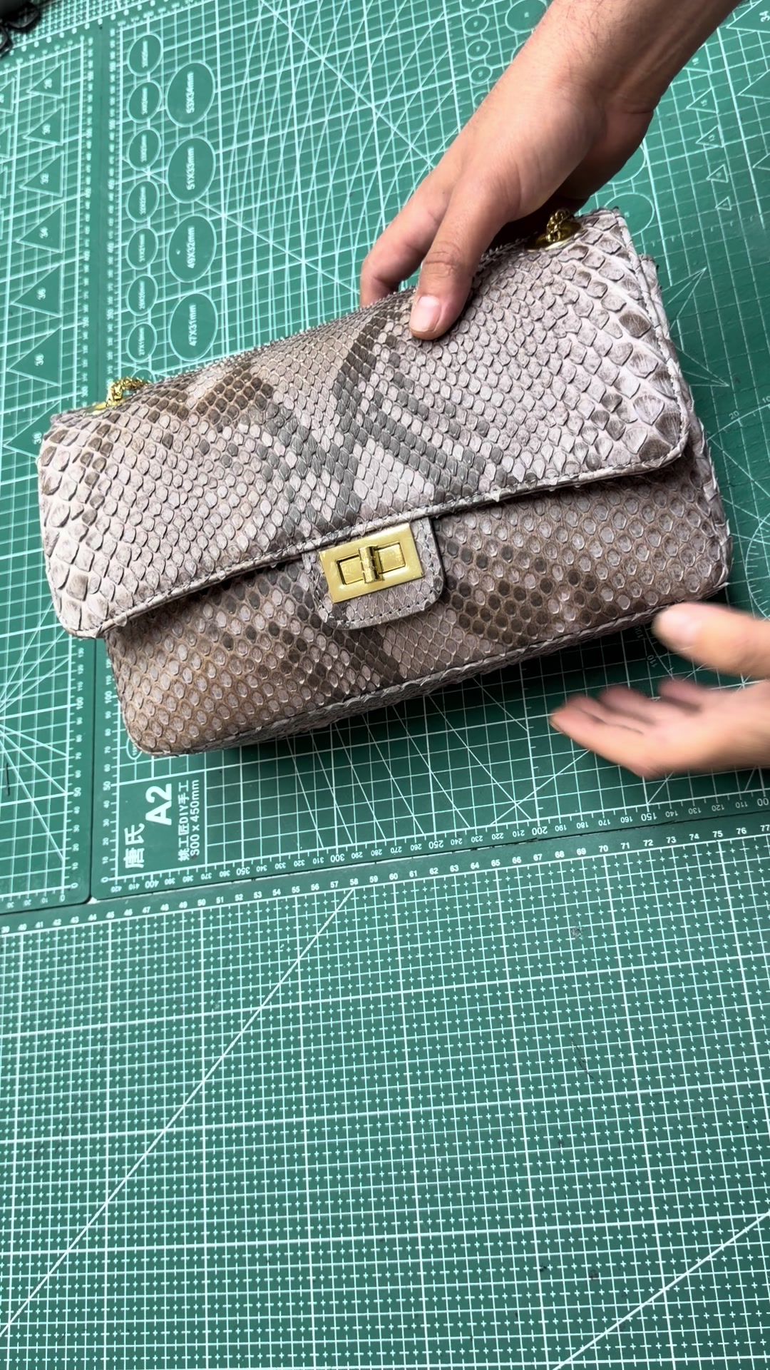 @GM Premium Leather