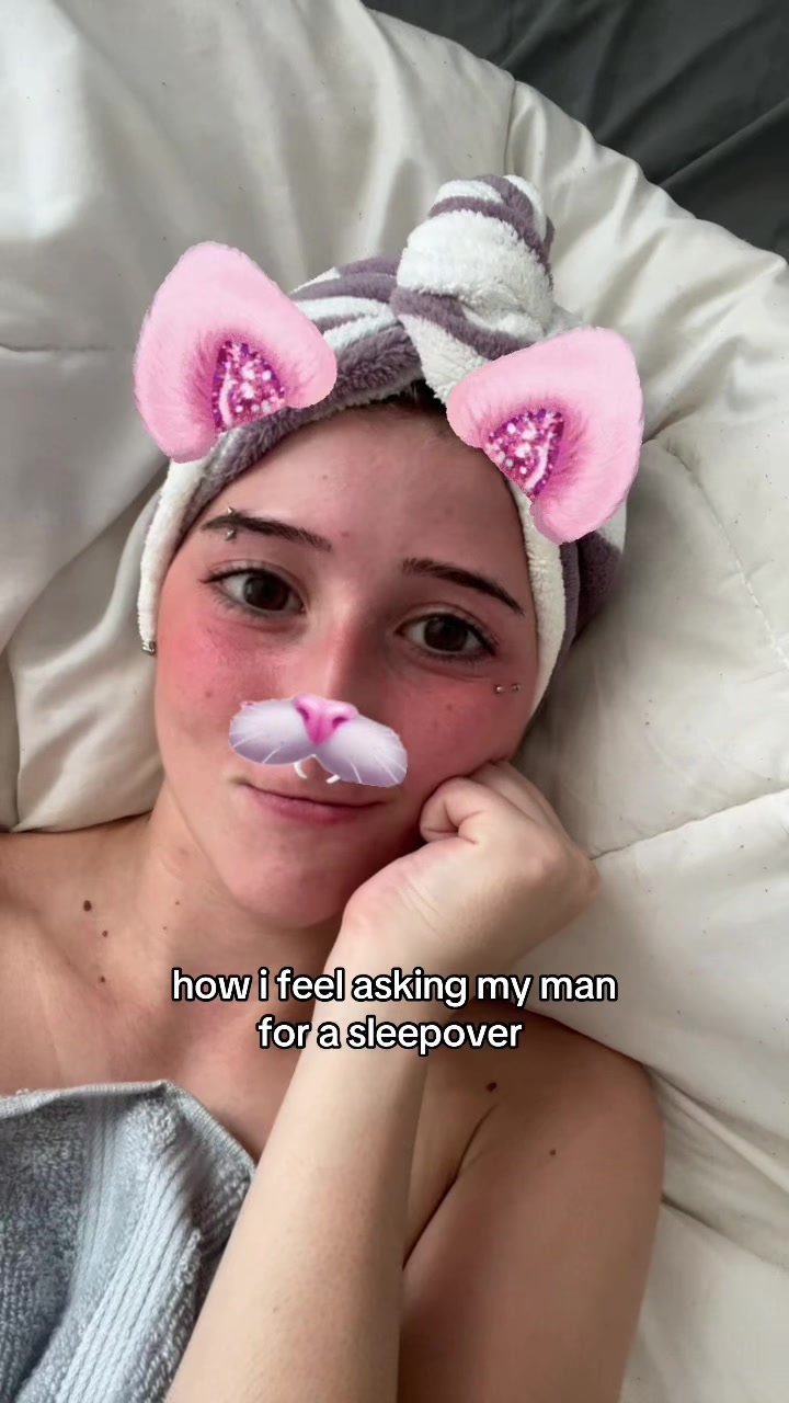 @eisleycatsmeow