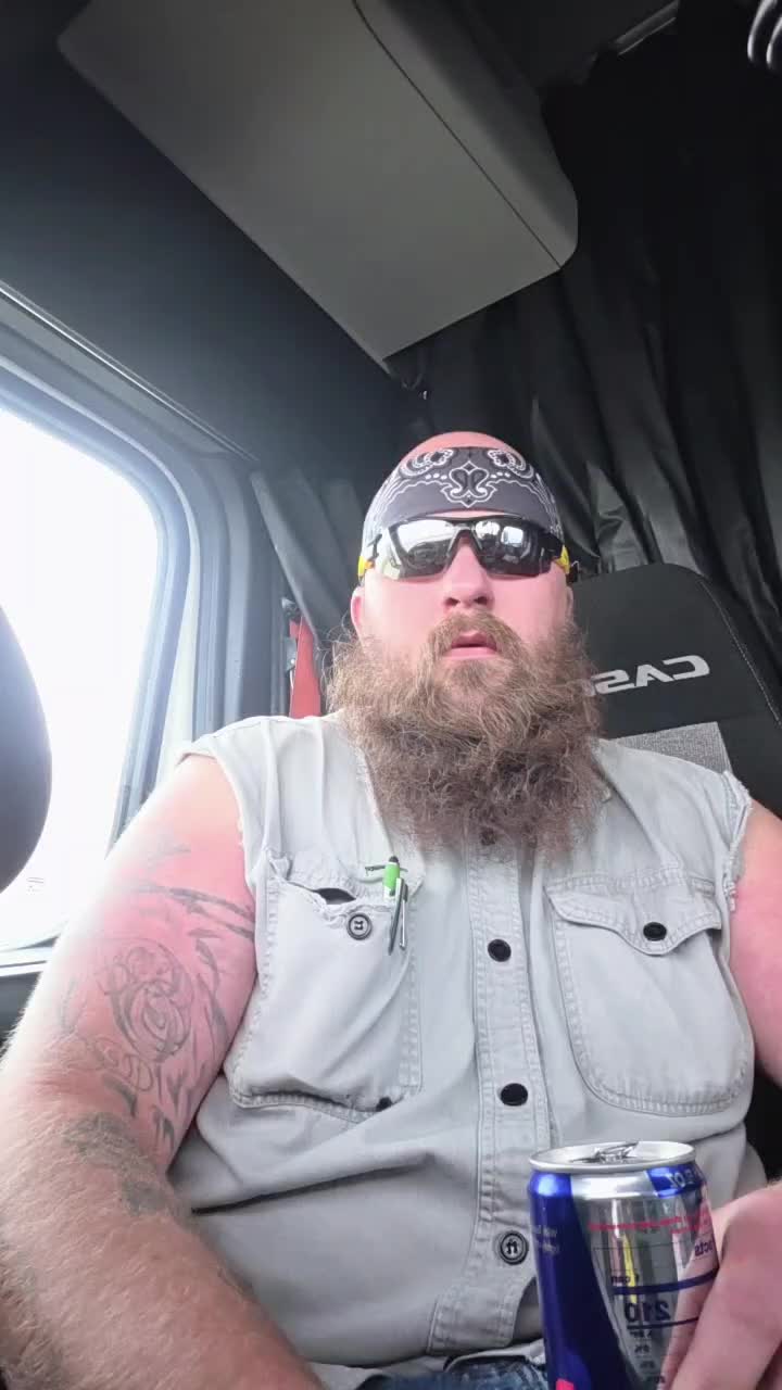 @⏰️late...freight...trucker🌙