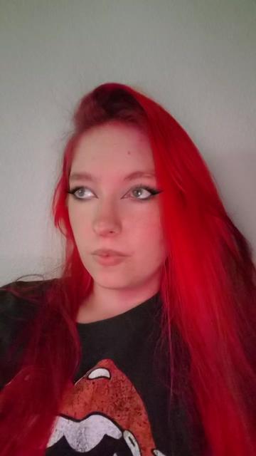 @Squishyybunnyy