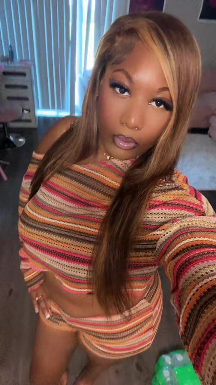 @nicoleee_