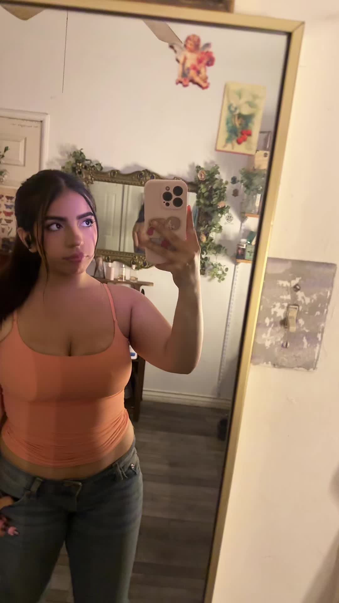 @thevaultofsofia