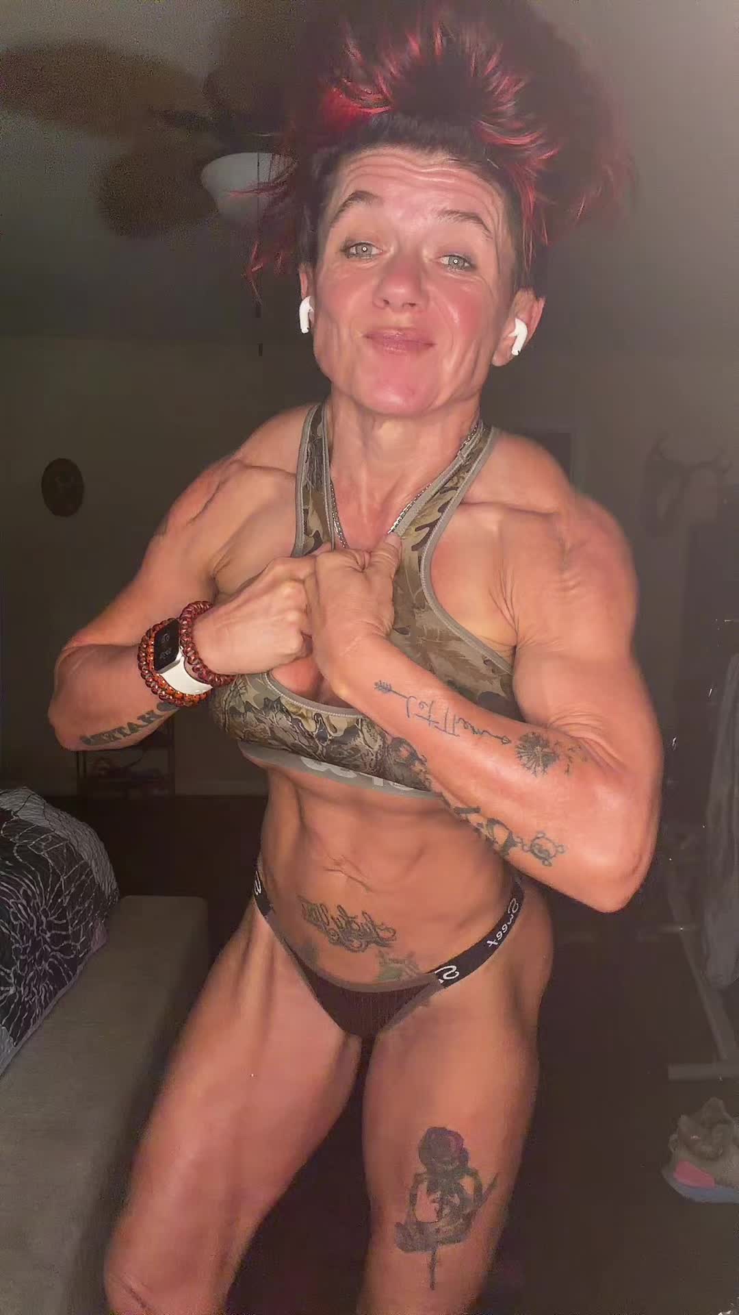 @RedneckBaddie