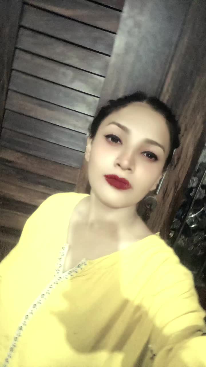 @Angel Queen 👑 is back 🤨